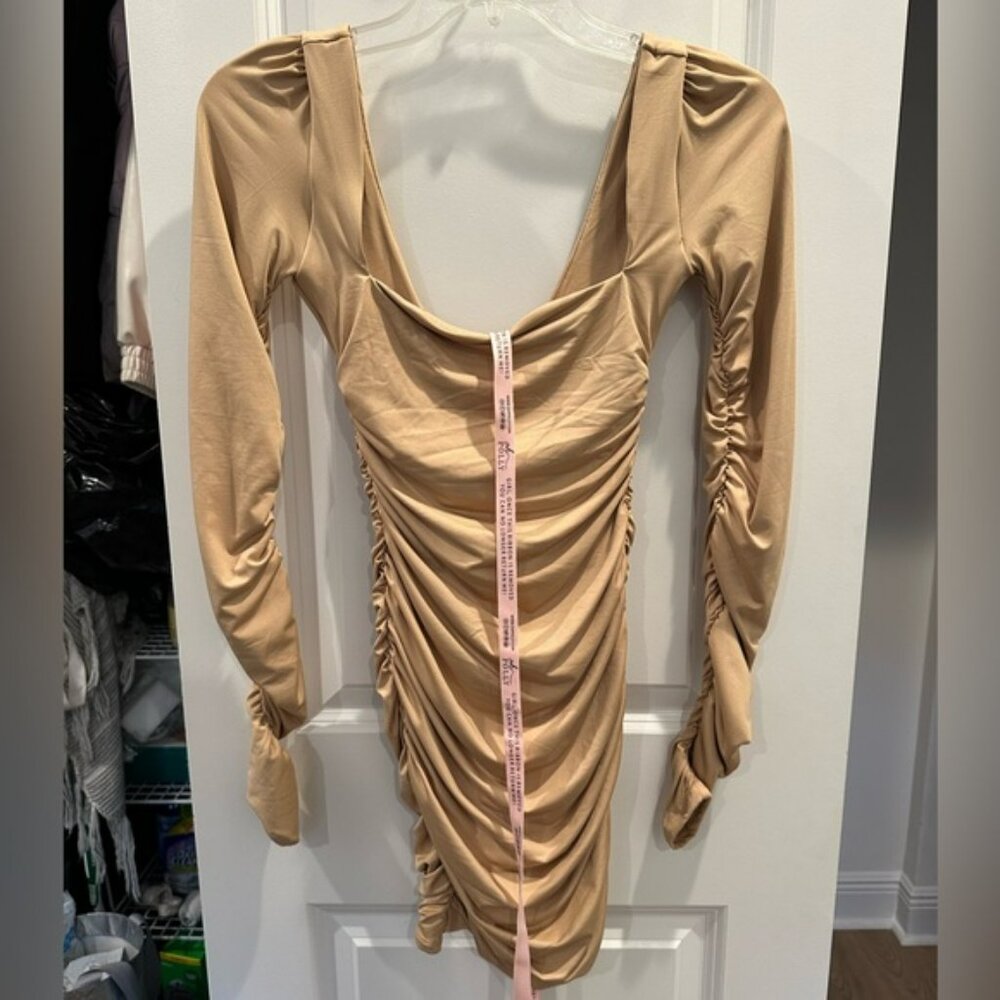 💕NWT❣️Oh Polly FLATTER ME LONG SLEEVE RUCHED MINI DRESS - Picture 3 of 5